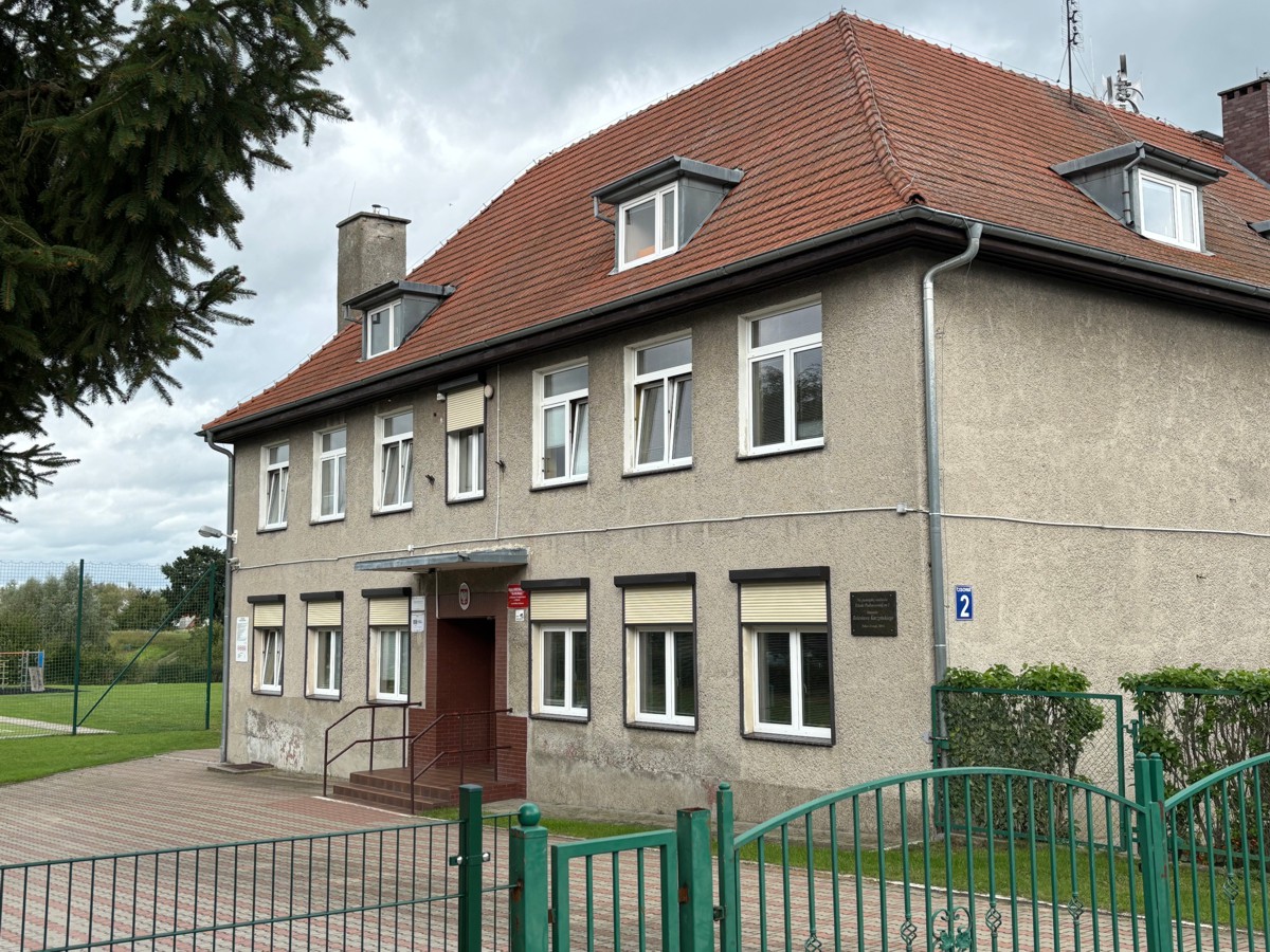 Budynek Szkoły w Mścięcinie