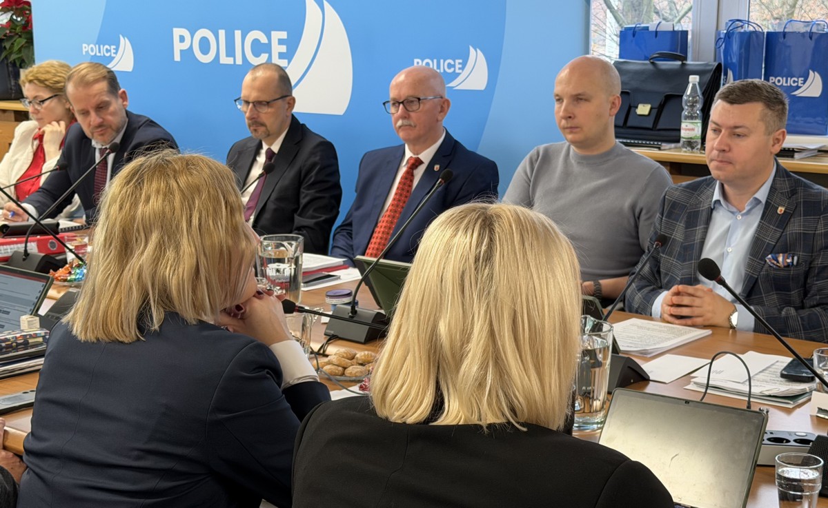 Radni na sesji Rady Miejskiej