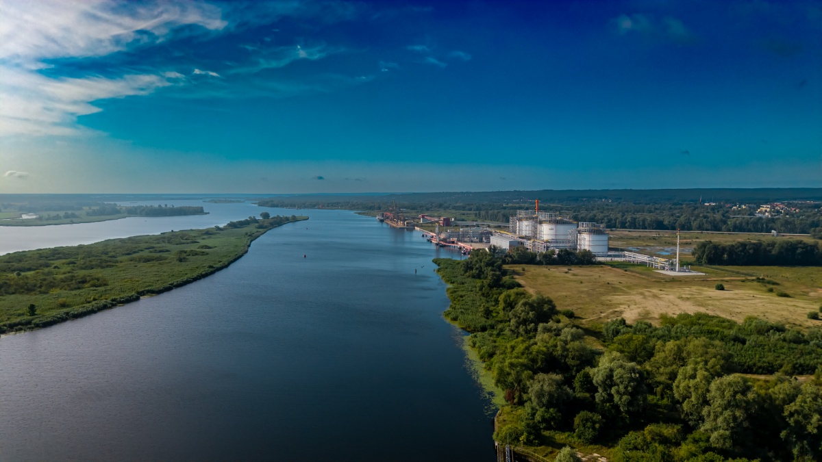 Widok na Odrę, z prawej strony Port Morski