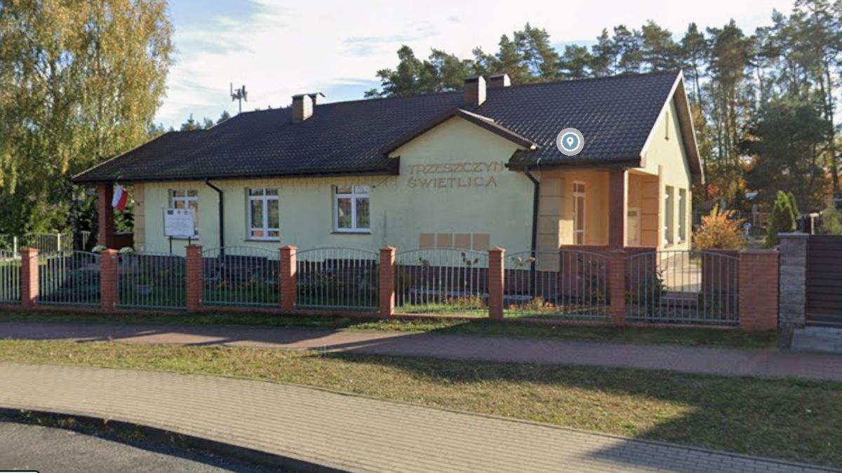 Widok na budynek Świetlicy w Trzeszczynie