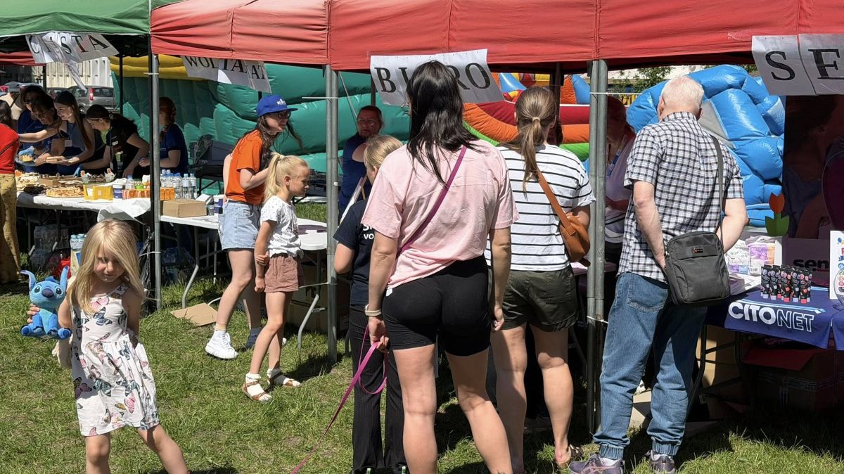 Uczestnicy festynu "Ciesz się zdrowiem"