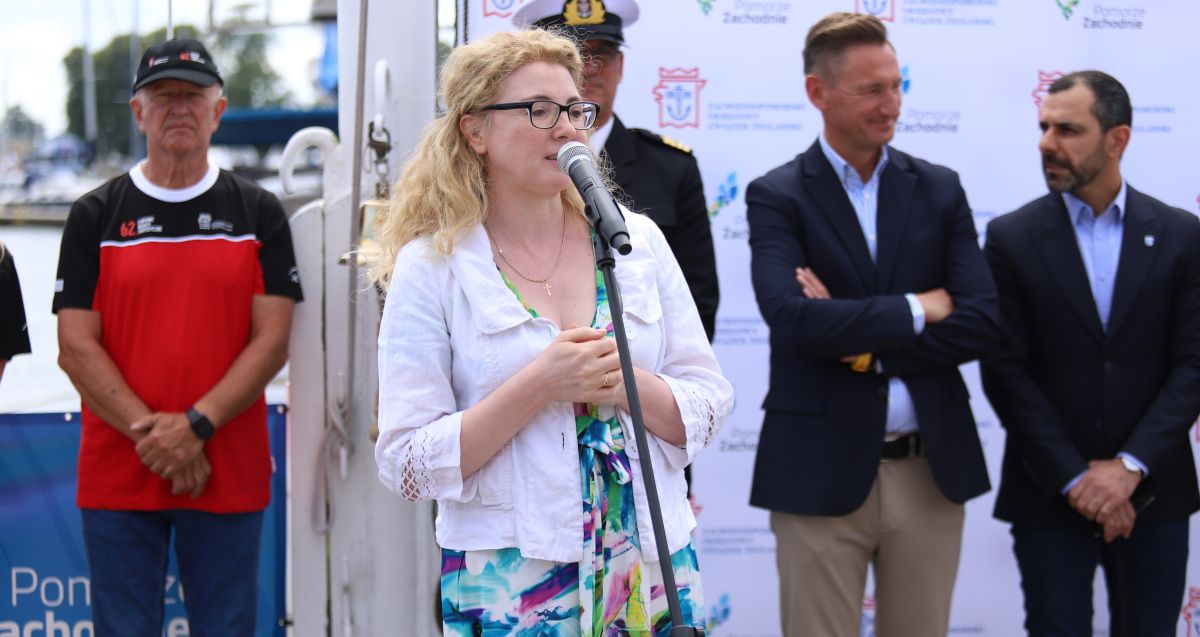 Przemawiająca zastępca burmistrza Polic Magdalena Sosnowska