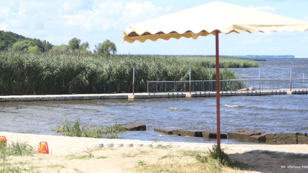 Widok na plażę w Trzebieży