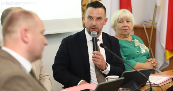 Radni obradowali podczas XXV Sesji Rady Miejskiej w Policach