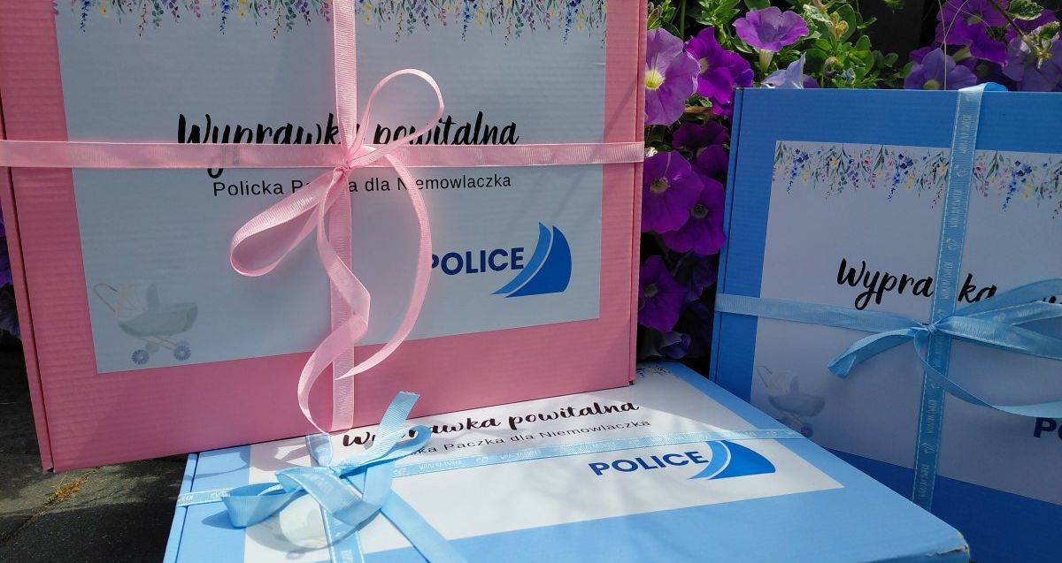 Pudełka obwiązane wstążeczkami