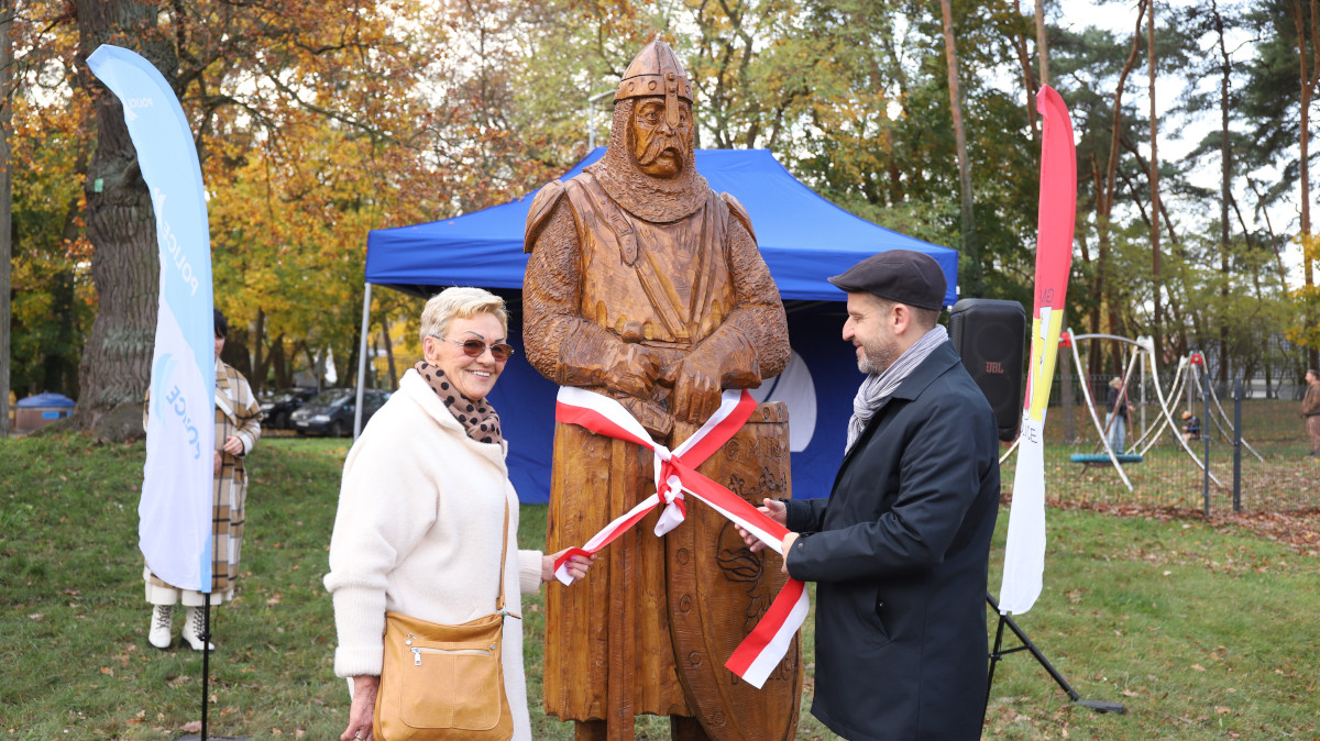 Uroczyste odsłonięcie rzeźby słowiańskiego osadnika - Mściwoja