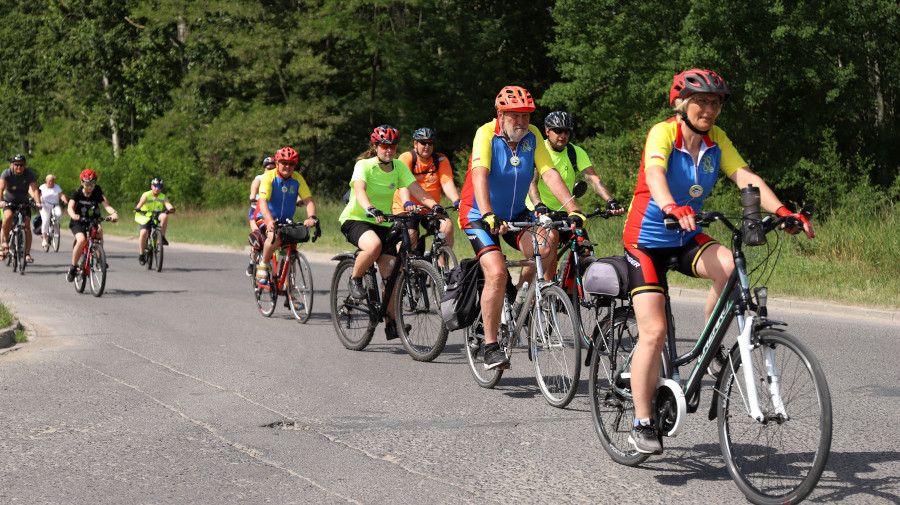 Grupa rowerzystów