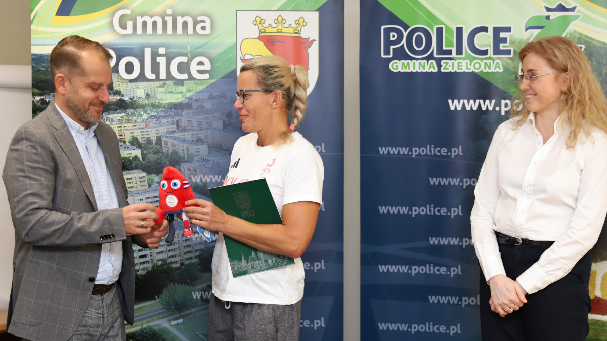 Burmistrz Polic nagrodził wielokrotną paraolimpijkę Jolantę Majkę