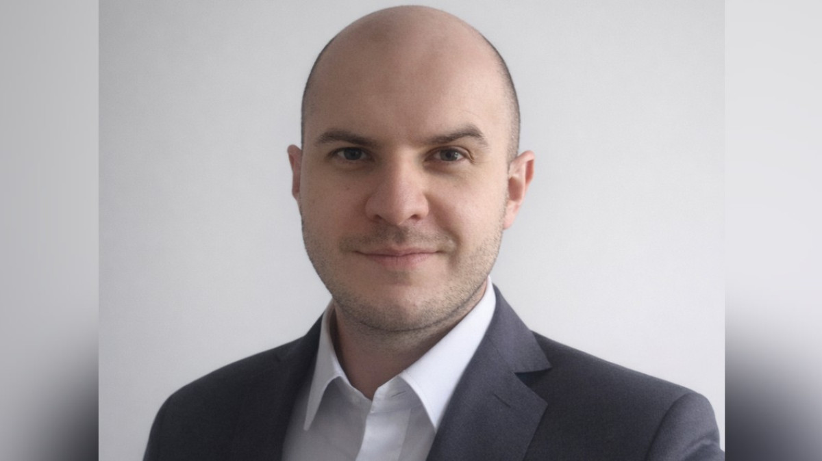 Na zdjęciu Radosław Mikołajczyk zastępca burmistrza Polic