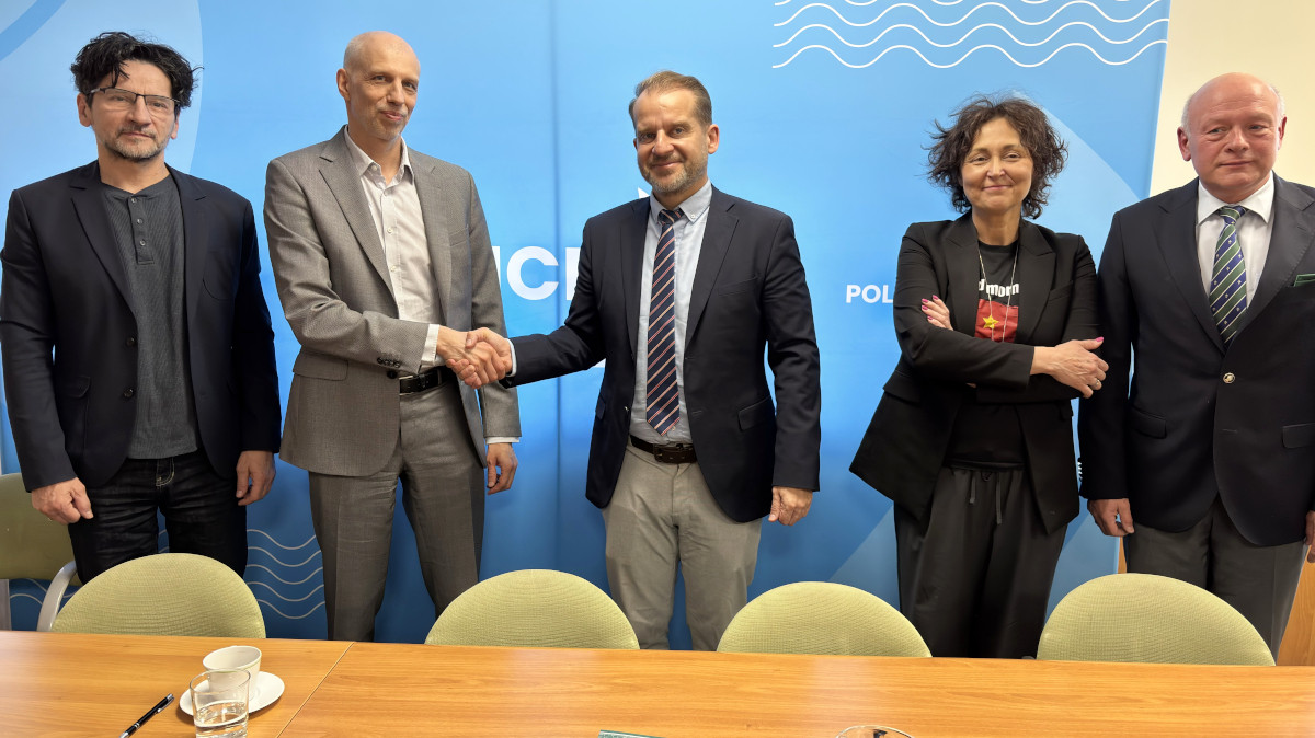 Police bliżej geotermii. Podpisano umowę na wykonanie odwiertów badawczych