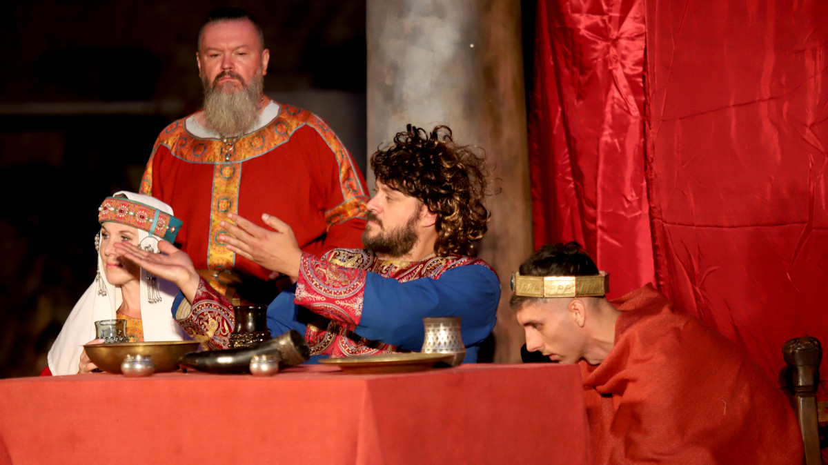 Chrobry – droga do korony